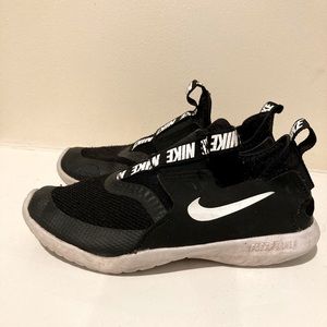 Little kids' Nike sneakers: size 13C